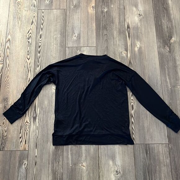 Kirkland Signature Ladies Long Sleeve V-Neck - Picture 2 of 8